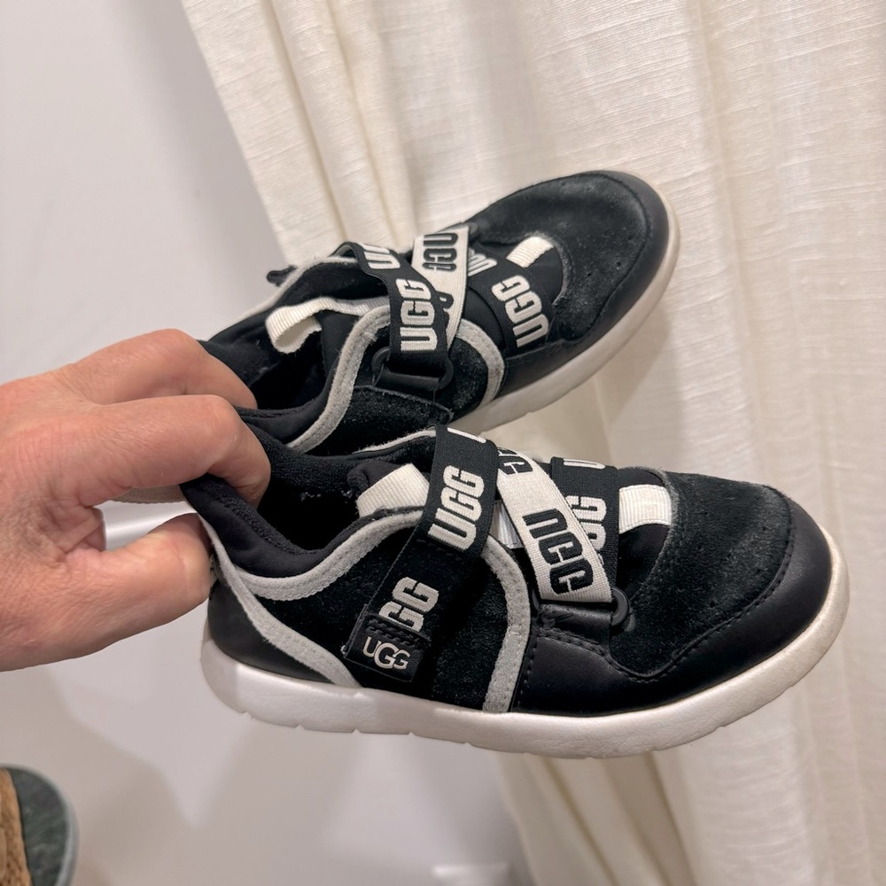 Ugg Cloudlet Velcro Trainers Kid Size 12